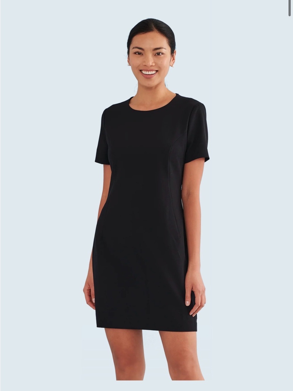 Black Short-Sleeve Shift Dress - Sleek Everyday Staple